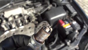 To Clean Or Replace A Spark Plug