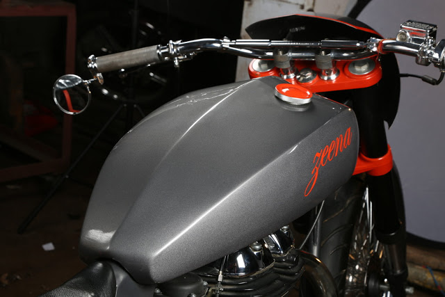 Zeena_Modified_Royal_Enfield_Classic_Fuel_Tank_TNT_Motorcycles