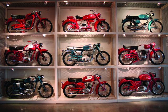 CLASSIC VINTAGE TREASURE Barber Vintage Motorsports Museum2