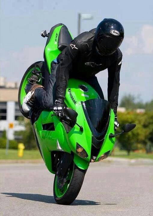 motorcycle-stunt-jumping-4