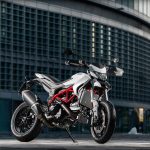Hypermotard-939_2016_Amb_02_1920x1080.mediagallery_output_image_[1920×1080]