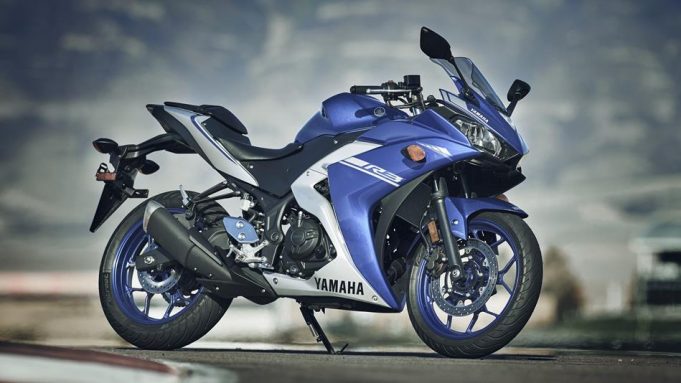 yamaha r3 ex showroom price