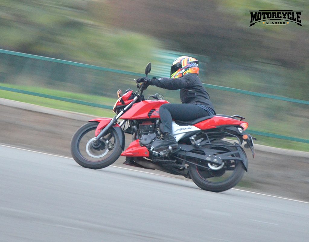 Tvs Apache Rtr 160 4v Review Motorcyclediaries