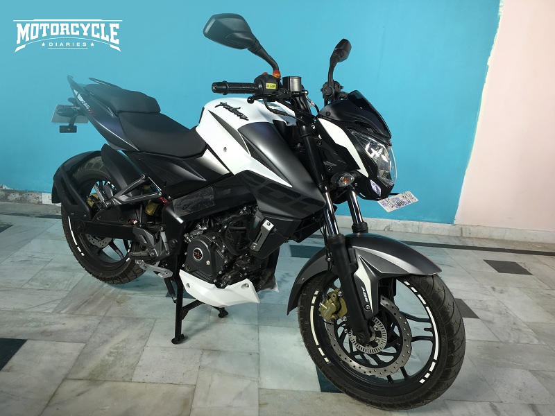 Bajaj Pulsar Ns 200 Abs Review Motorcyclediaries