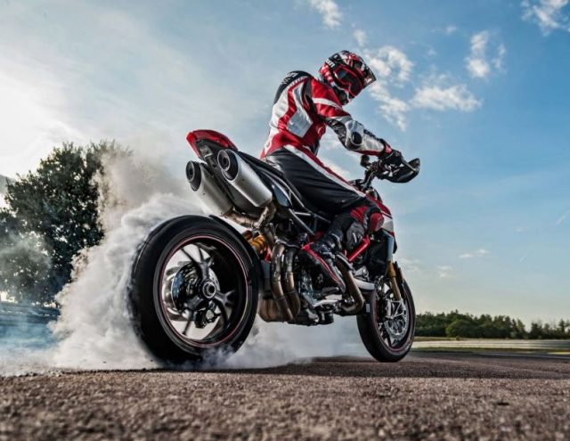 ducati-hypermotard-950-motorcyclediaries