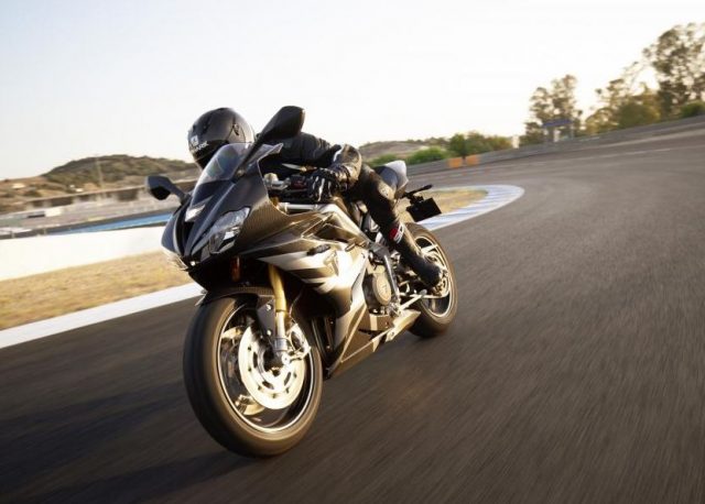 The ‘Ultimate’ Triumph Daytona 765 special edition unveiled, limited to 765 units triumph-daytona-765-limited-edition-motorcyclediaries