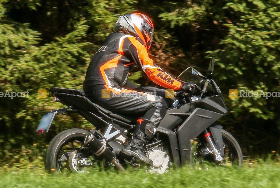 2021 Ktm Rc 390 Spotted Testing Motorcyclediaries