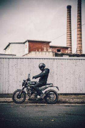 Husqvarna Svartpilen 401 side motorcyclediaries