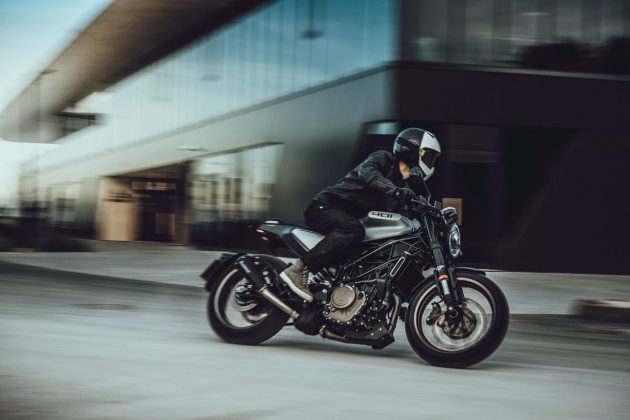 Husqvarna Vitpilen 401 panning motorcyclediaries