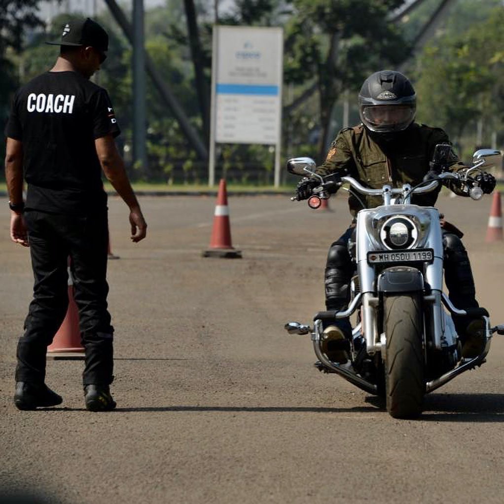 Harley-Davidson-Riding-Academy-Mumbai-Motorcyclediaries