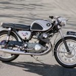 vintage-motorcycles-gear-patrol-honda-superhawk